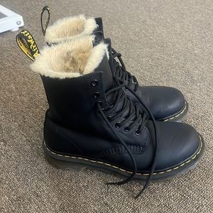 DR. MARTENS 1460 Serena faux fur lined lace up boots size 37